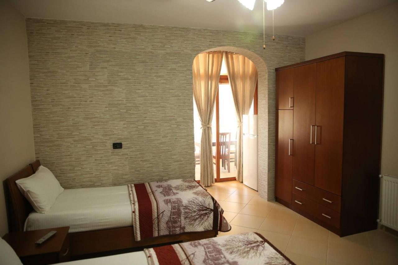 Vila Ilir Tushemisht